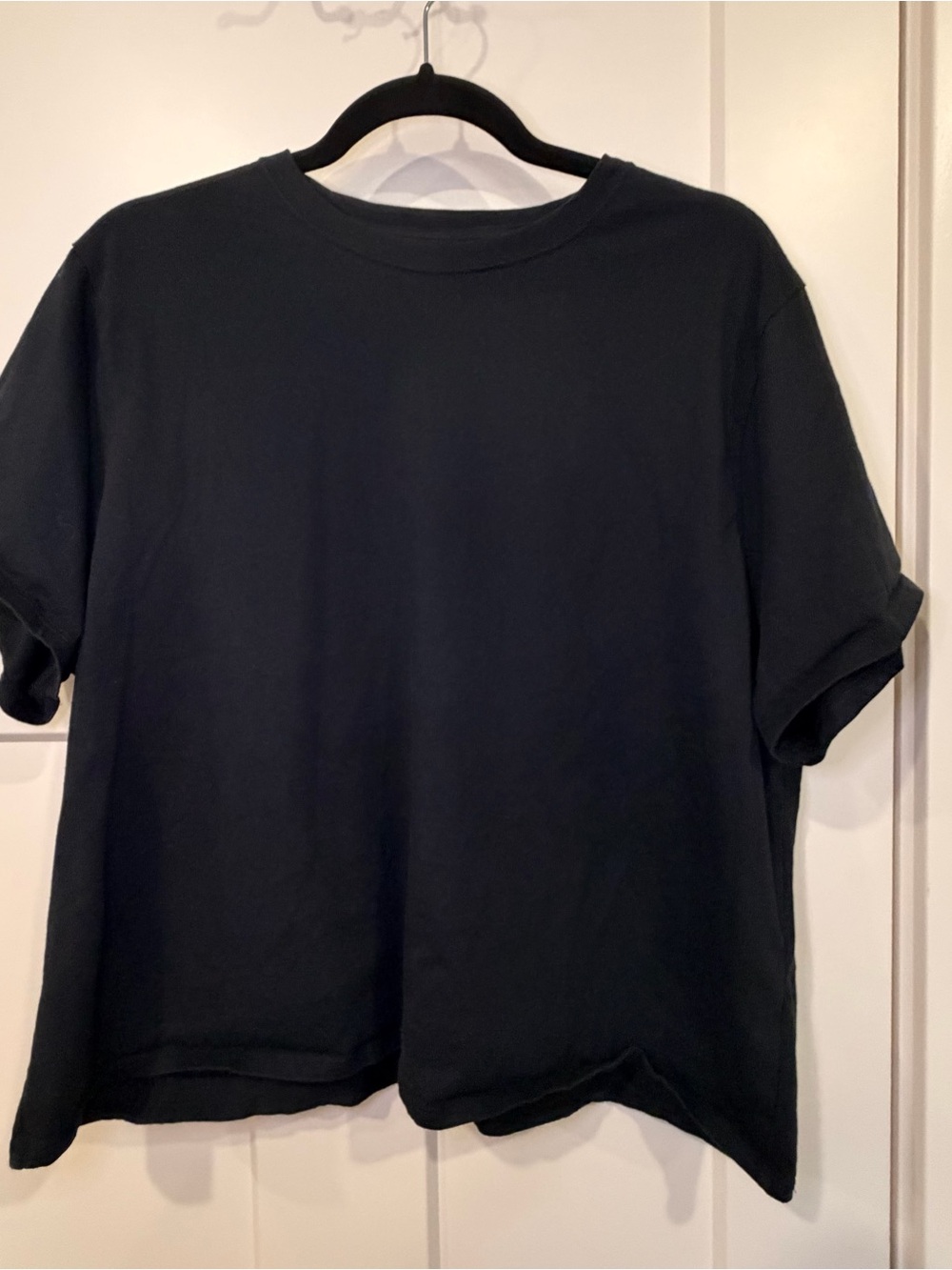 Abercrombie and Fitch Classic Short-Sleeve Crewneck Skimming Tee - Black